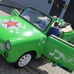 Party-Trabi-Muziekauto-huren-Cars-and-Stars-events-simulators-9