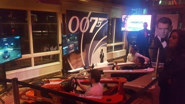 james bond decoratie materiaal