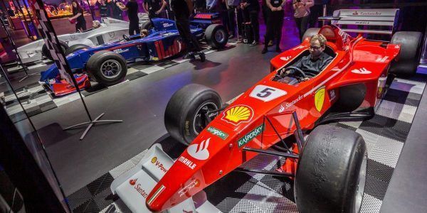 race simulators simulatoren gekoppeld meerdere race sim huren f1