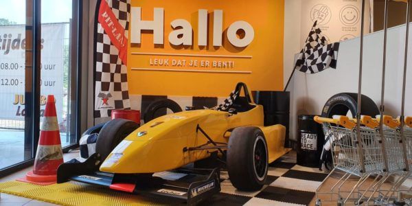 halfsize renault simulator showcar