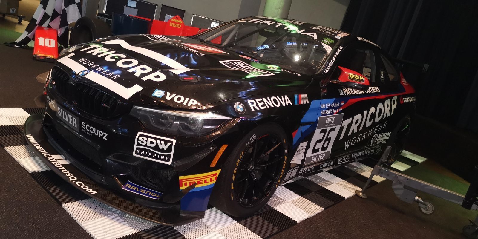 bmw gt4 boeken sportauto huren