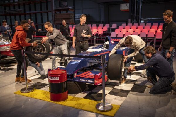 banden wisselen op f1 auto