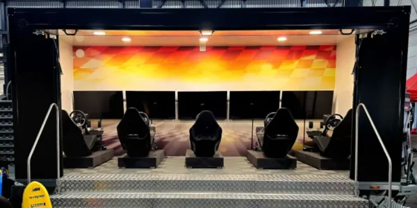 racing room met 5 race simulators